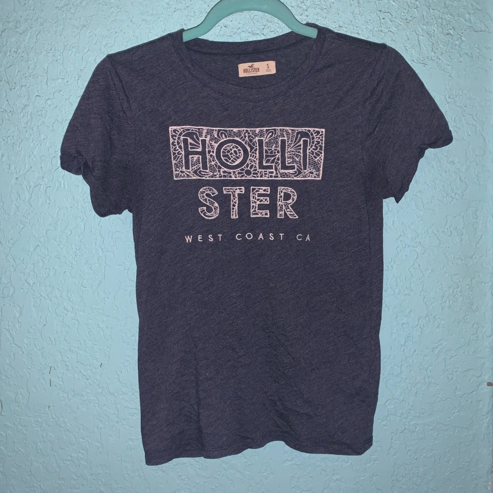 Dark grey Hollister tshirt